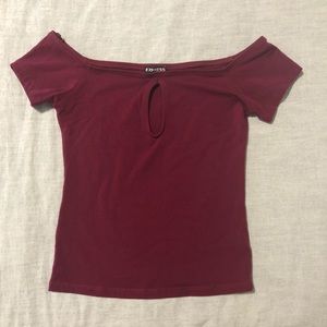 OFF THE SHOULDER CROP